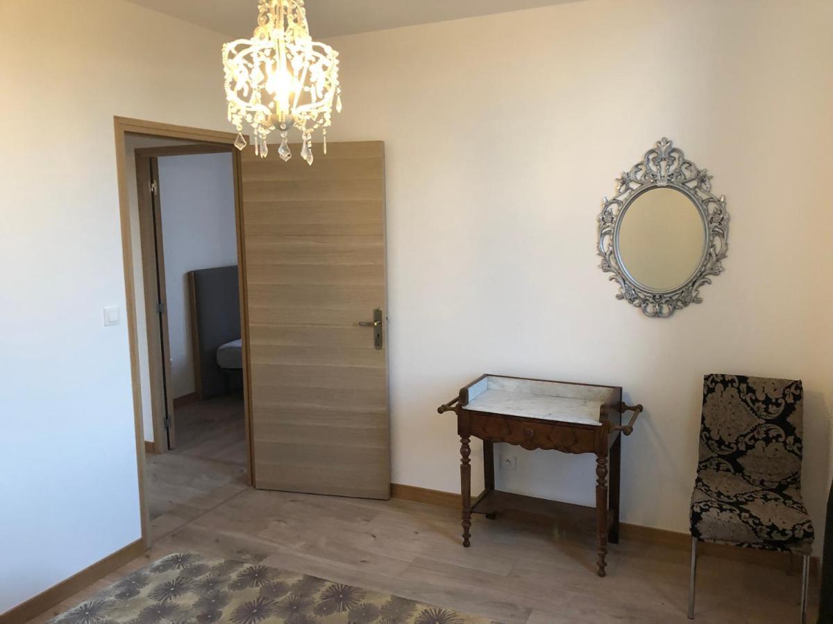 Chambres Au Chateau Du Mouillat Saint-Clair-de-la-Tour Eksteriør billede