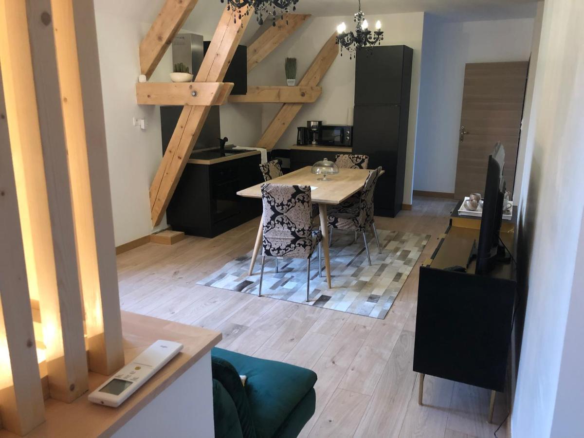 Chambres Au Chateau Du Mouillat Saint-Clair-de-la-Tour Eksteriør billede