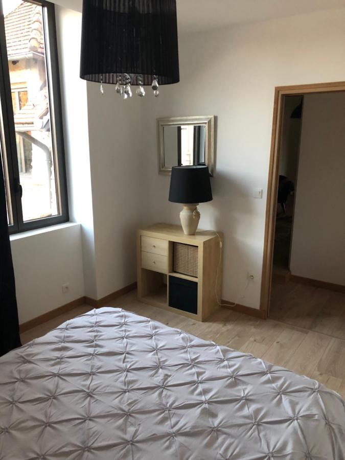 Chambres Au Chateau Du Mouillat Saint-Clair-de-la-Tour Eksteriør billede