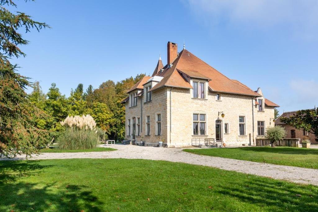 Chambres Au Chateau Du Mouillat Saint-Clair-de-la-Tour Eksteriør billede