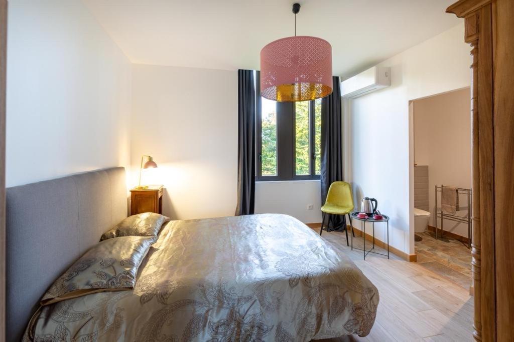 Chambres Au Chateau Du Mouillat Saint-Clair-de-la-Tour Eksteriør billede